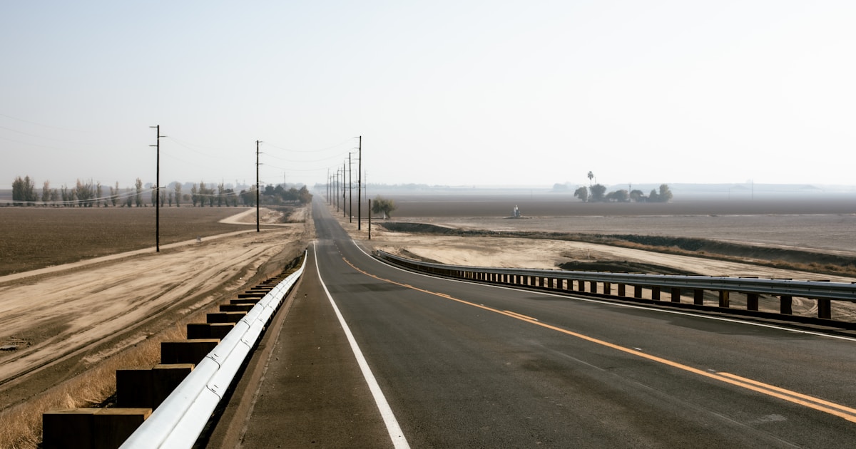 an empty highway with no cars on it